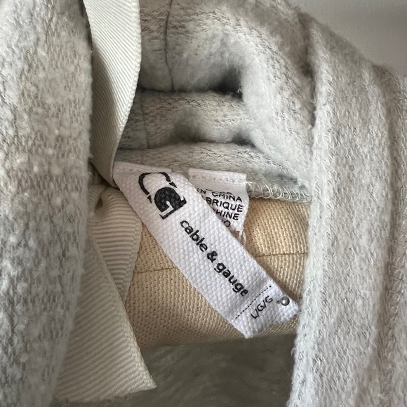 SALE ☘️ CABLE & GAUGE turtleneck 3/4 sleeve sweatshirt in light heather gray - Picture 7 of 14